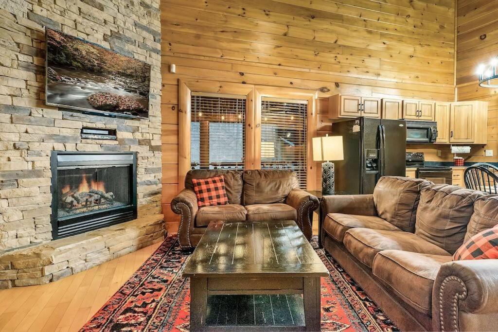 Cabin-N-Smokys! Indoor Resort Pool Views Hot Tub Game Room 세비어빌 외부 사진
