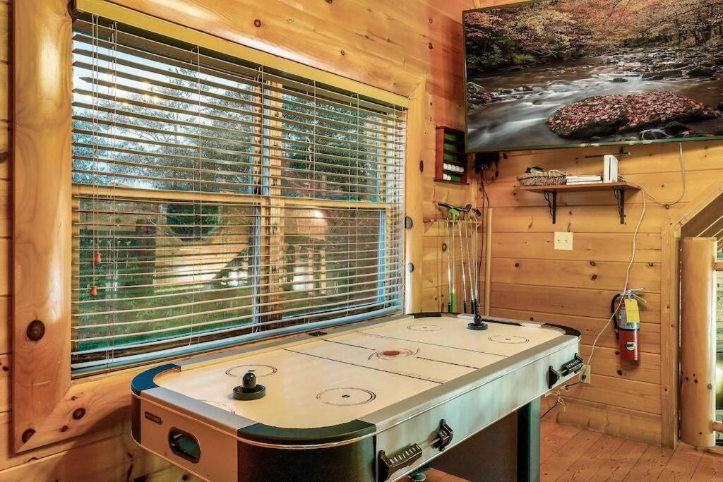 Cabin-N-Smokys! Indoor Resort Pool Views Hot Tub Game Room 세비어빌 외부 사진